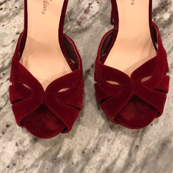 Red velvet heels 8 - Picture 3 of 5